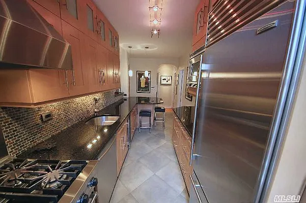 Sold by Prime Realty | media 15