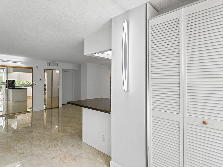 17021 N Bay Rd #429 — Photo 17