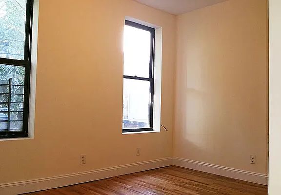 4th image of 729 Lafayette Ave #2B