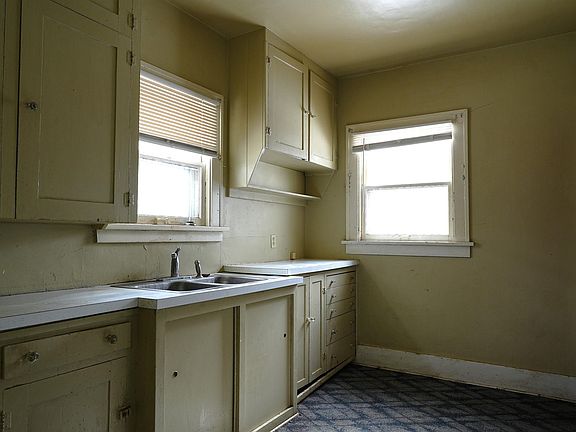3rd image of 2903 9th St