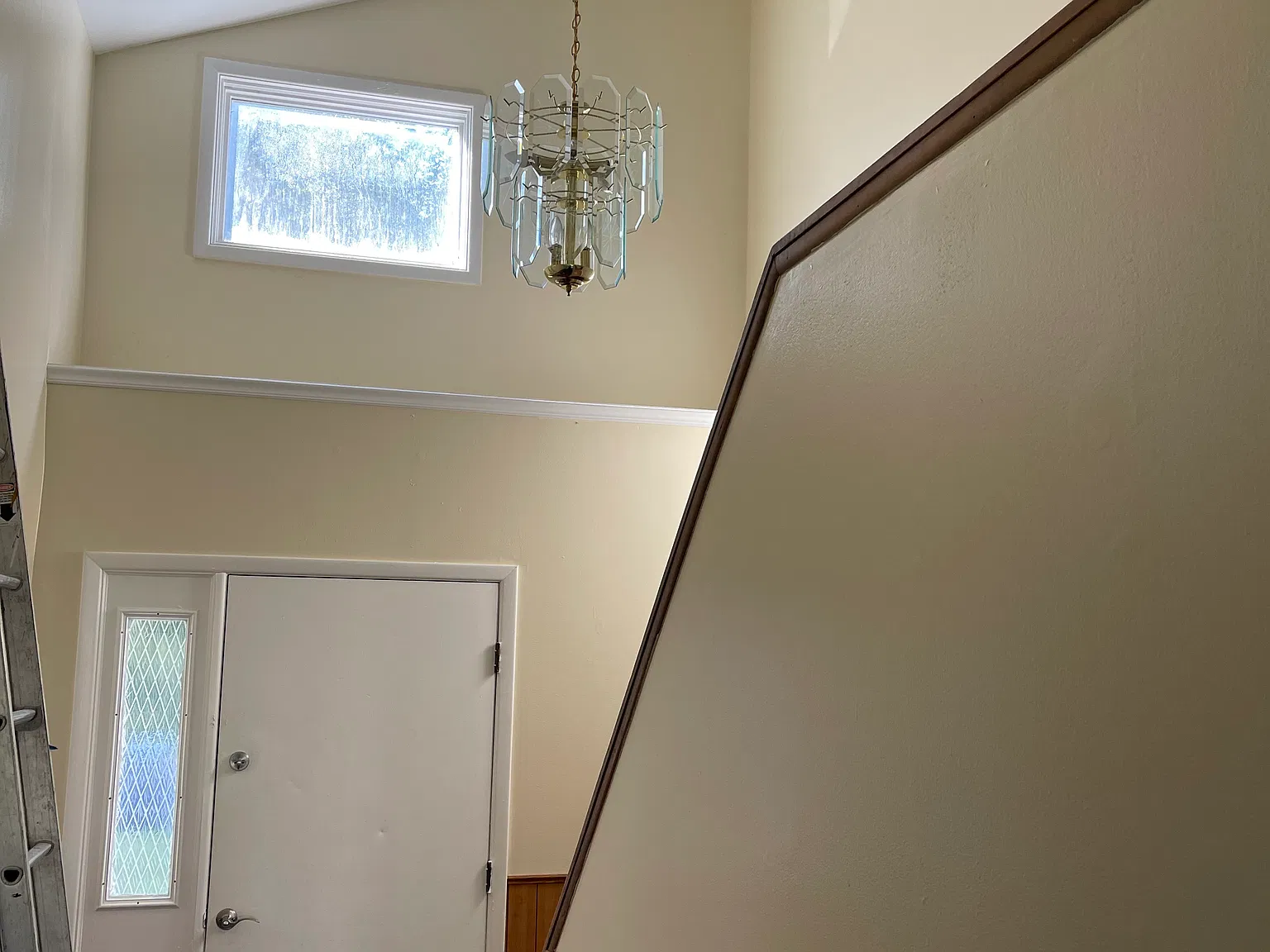 3 bed, 1.5 bath, 1700 sqft, $2,395 — Photo 3