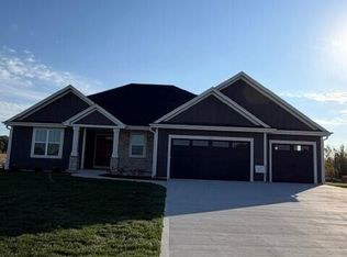 9800 N Migratory COURT, Mequon, WI 53097
