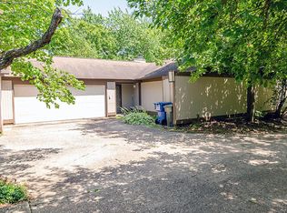814 Sunset Dr APT 1, Urbana, IL
