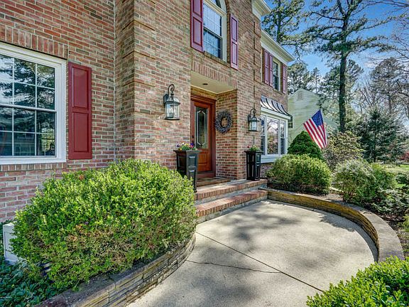 2nd image of 200 Jumping Brook Dr