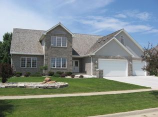 4713 Grayhawk Ridge Dr, Sioux City, IA 51106
