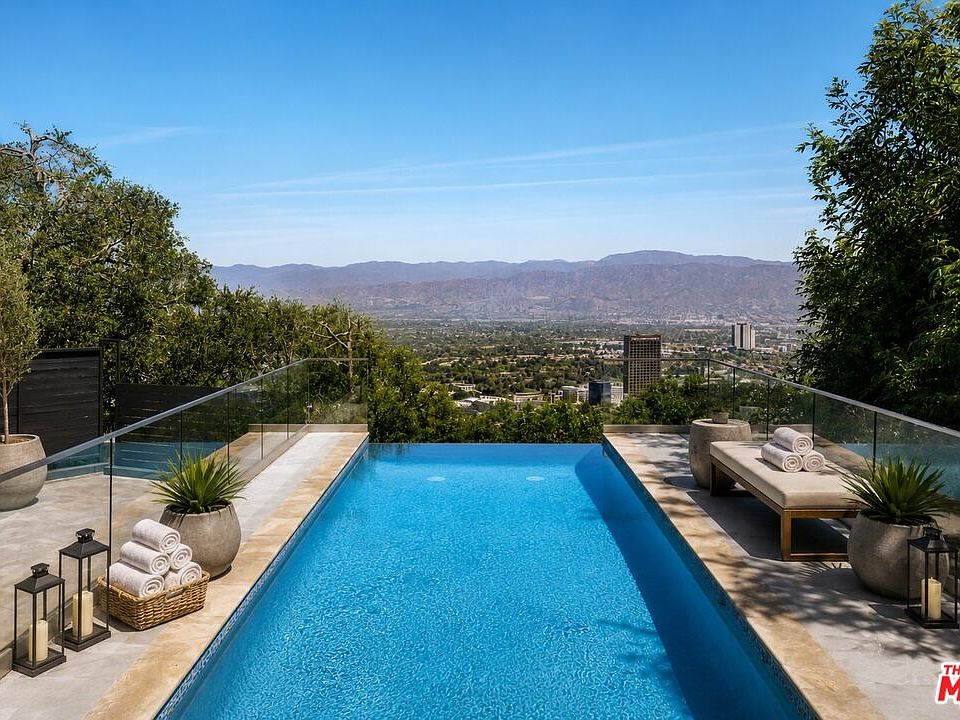1st image of 7825 Torreyson Dr