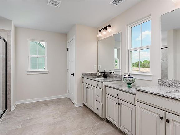 4th image of 8 Westhaven Lakes