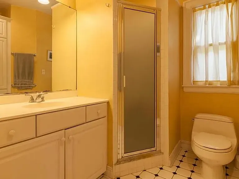 714 Auburn Ave — Photo 18