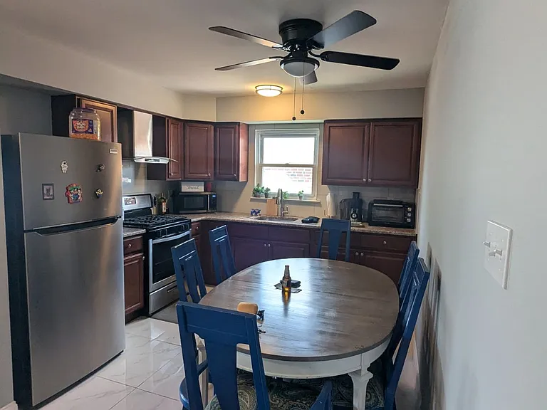 1617 Griffith St — Photo 4