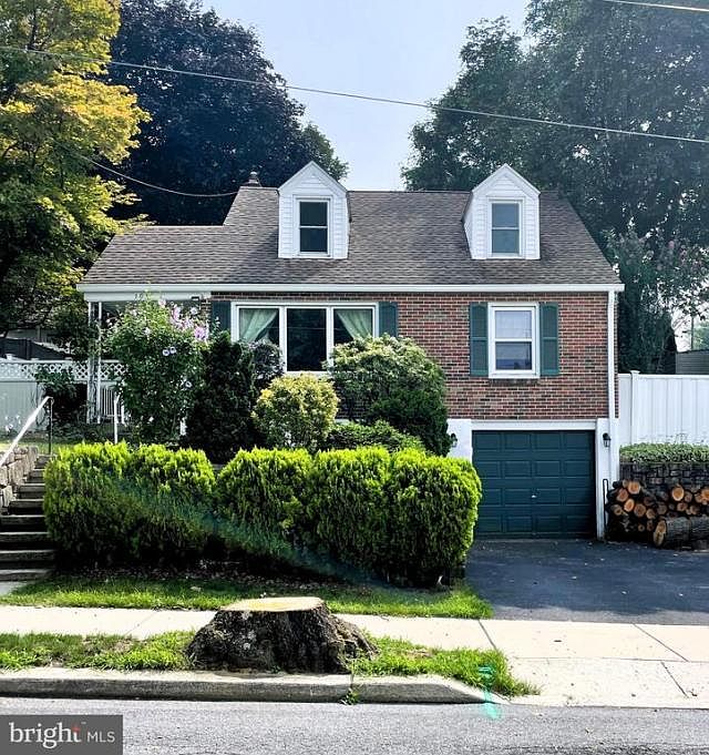 1st image of 102 E Broad St