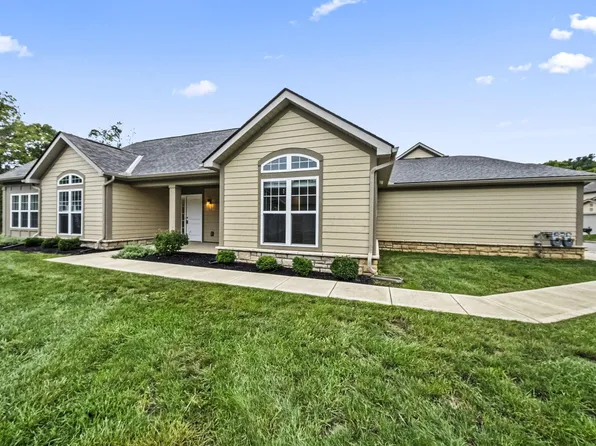 631 Woods Edge Ln, Newark, OH 43055