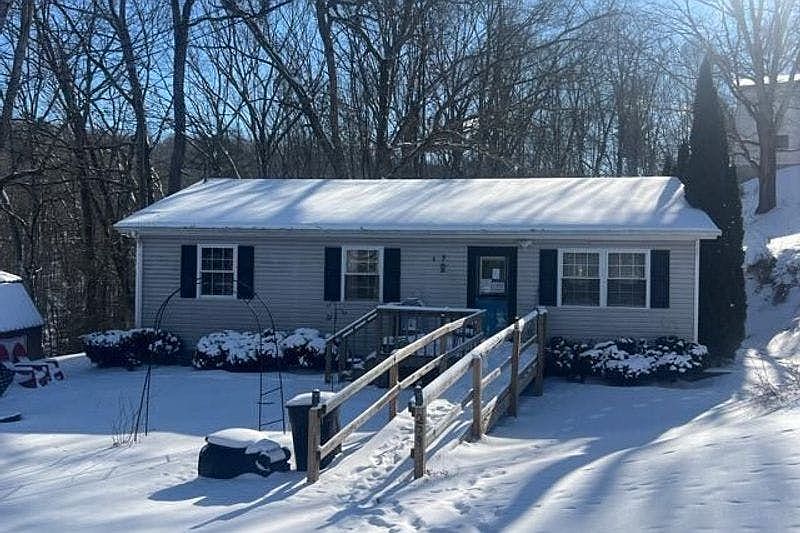 1st image of 208 2nd St