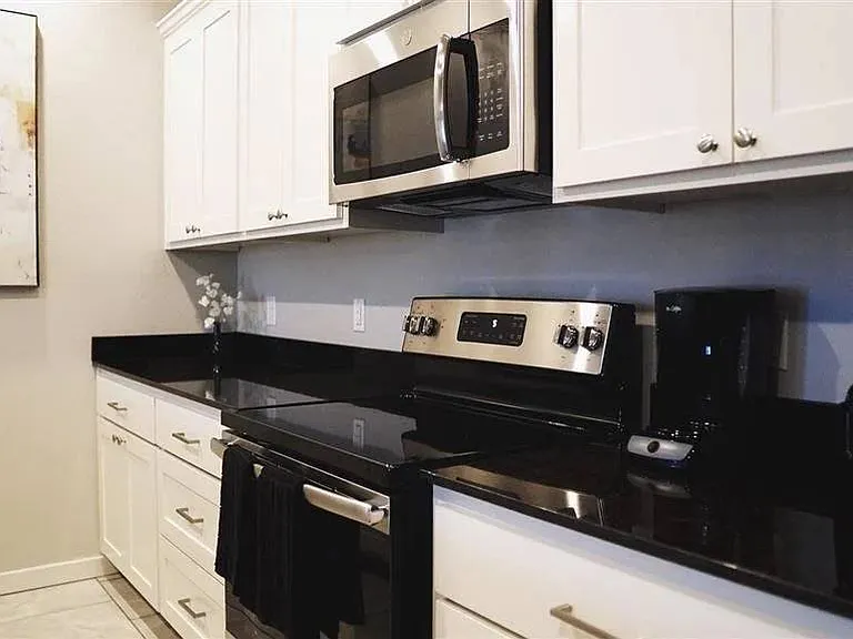 Highland Park Apartments — Photo 5