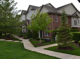 15701 Scotsglen Rd, Orland Park, IL 60462