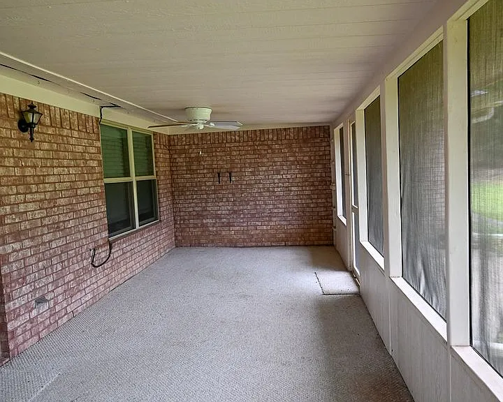 2951 N Trinity St — Photo 16