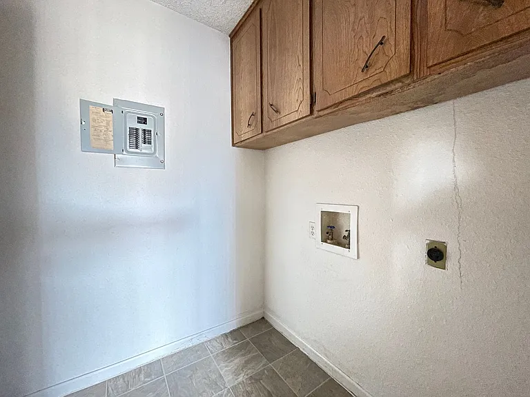 3609 Hereford Dr — Photo 9