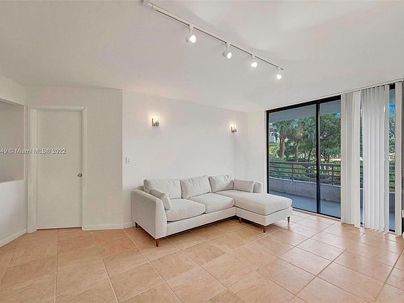 3rd image of 3300 NE 191st St APT 204