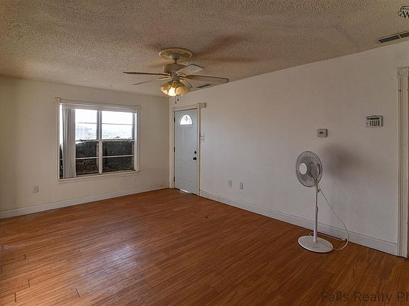 4th image of 2815 Featherston Ave