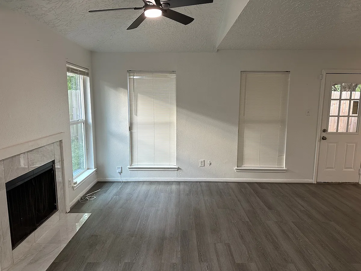 Living Room - 8334 Country View Dr