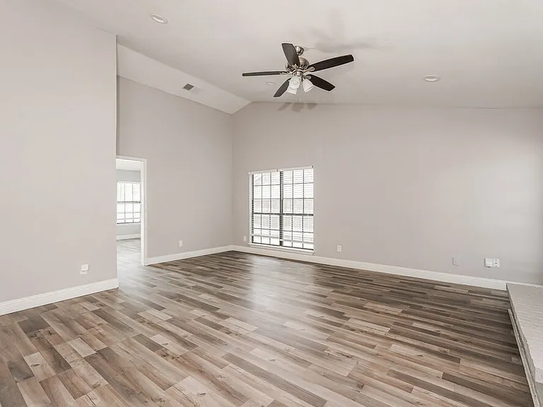2303 Villanova St — Photo 4