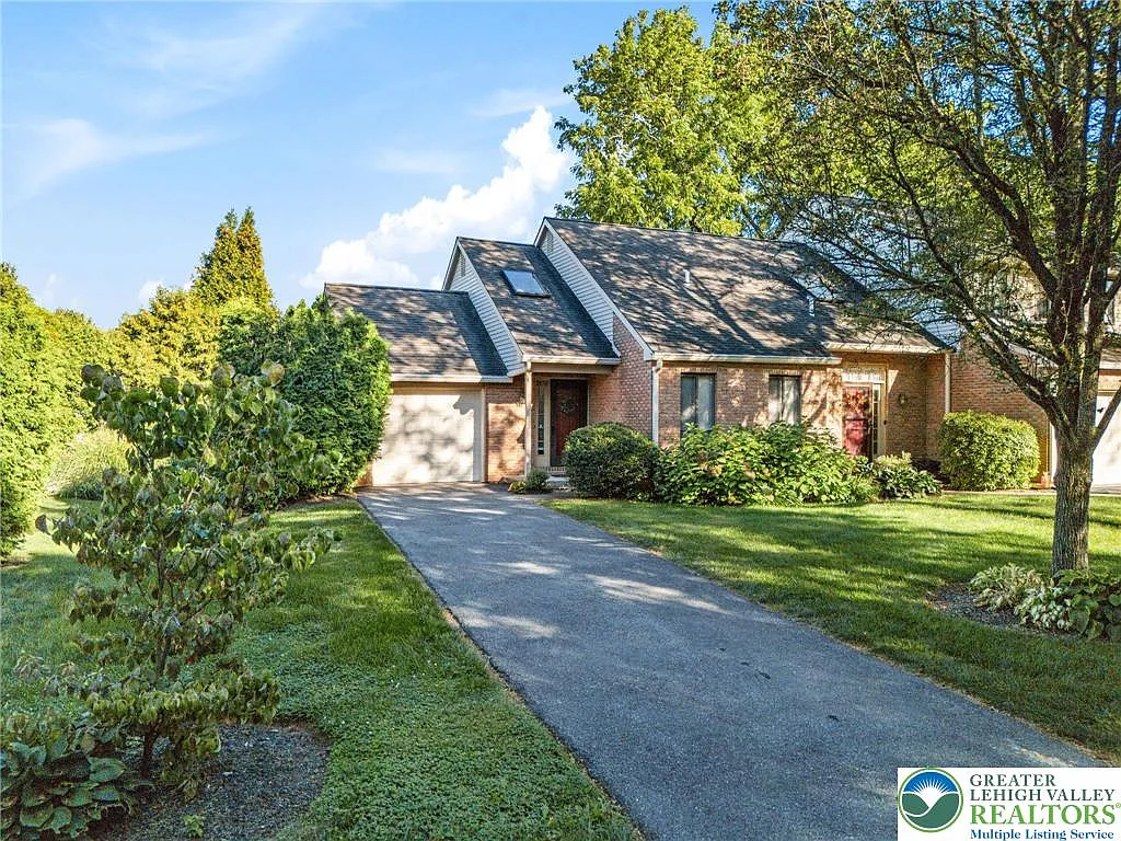 2850 Greenleaf Ct photo 1