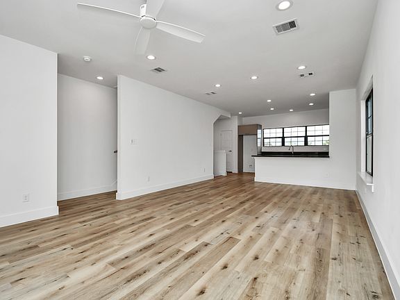 5th image of 11916 N Hoa Sen Cir