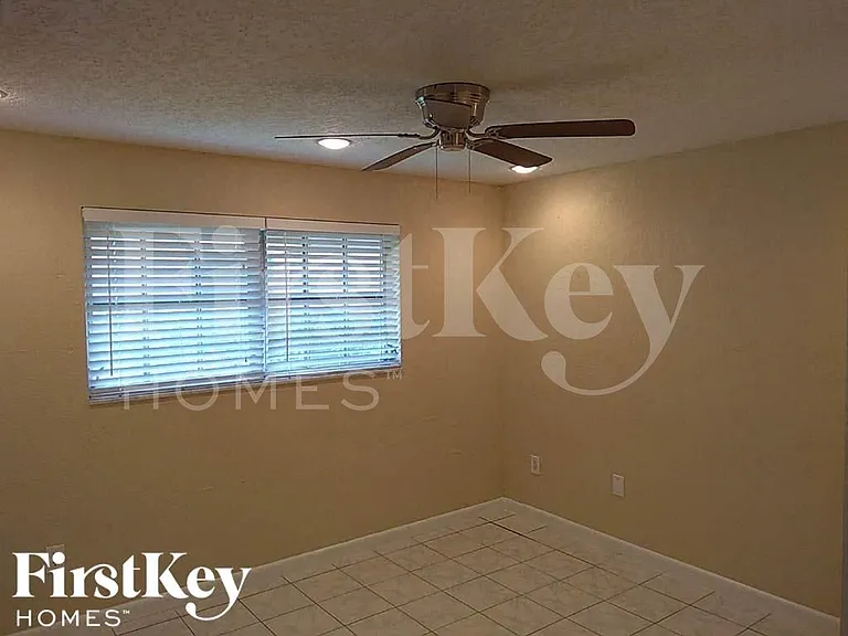7518 NW 42nd Dr — Photo 5