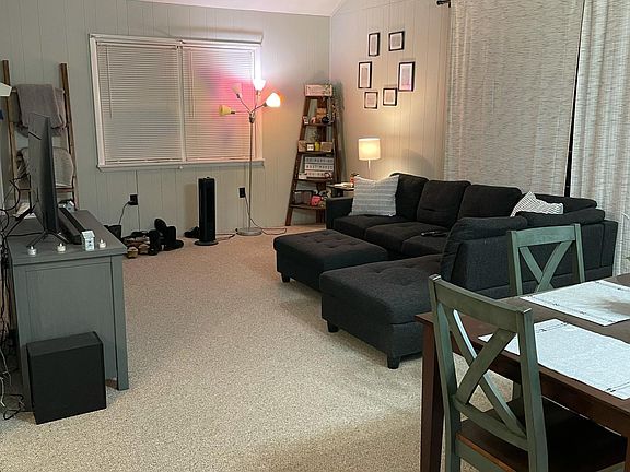 3rd image of 709 Hillcrest Ave