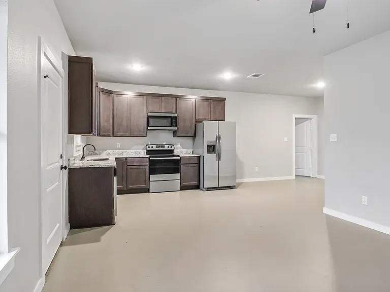 11000 County Road 152 W #203 — Photo 2