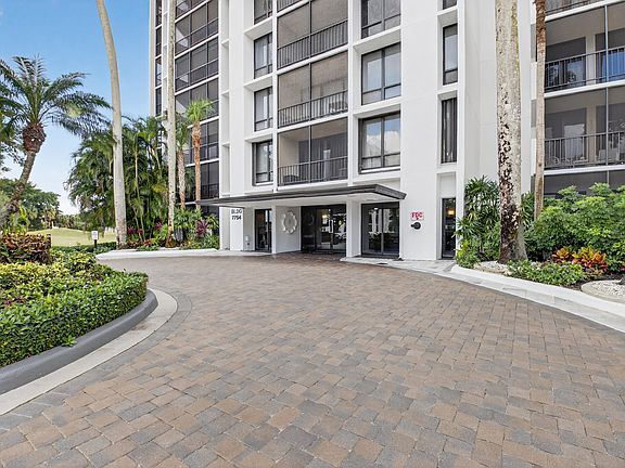 2nd image of 7754 Lakeside Boulevard #476