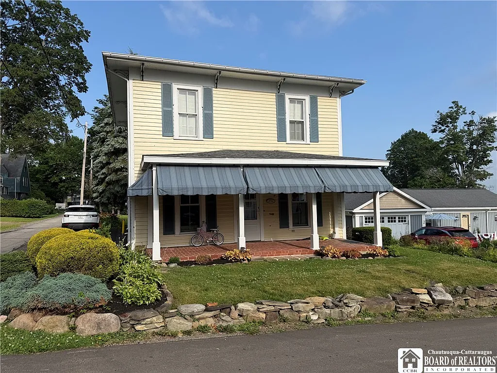 3 bed, 2.0 bath, 1680 sqft, $2,500 — Photo 1