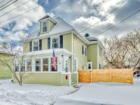 83 Phoenix St, Canandaigua, NY 14424