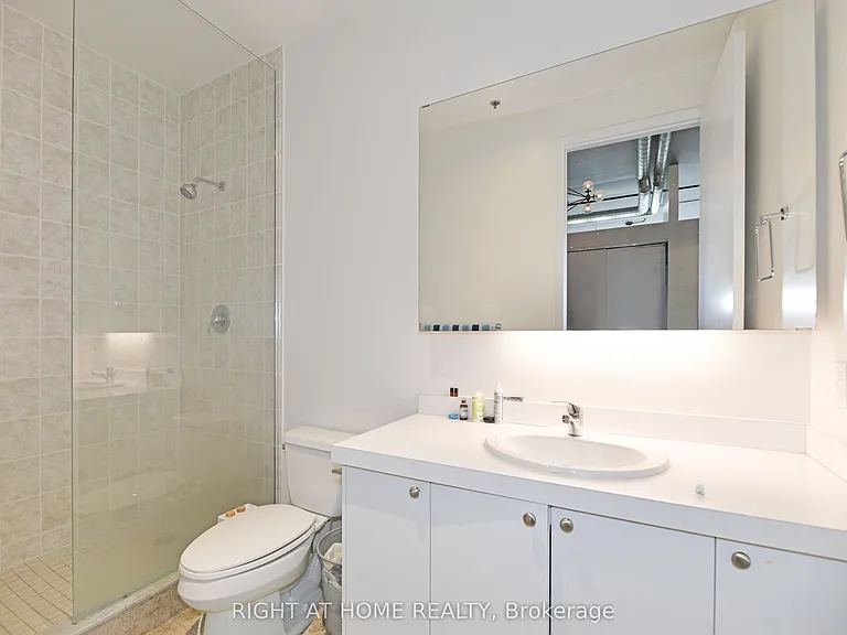 43 Hanna Ave #708 — Photo 14