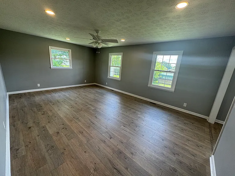 503 Center Dr — Photo 15