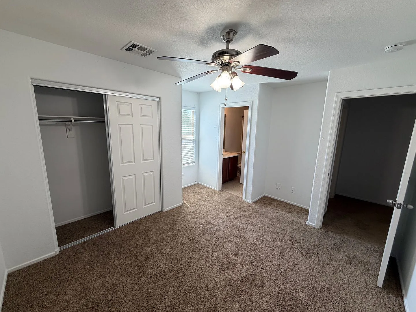 Charming 3 Bedroom Home in Southwest Las Vegas — Photo 2