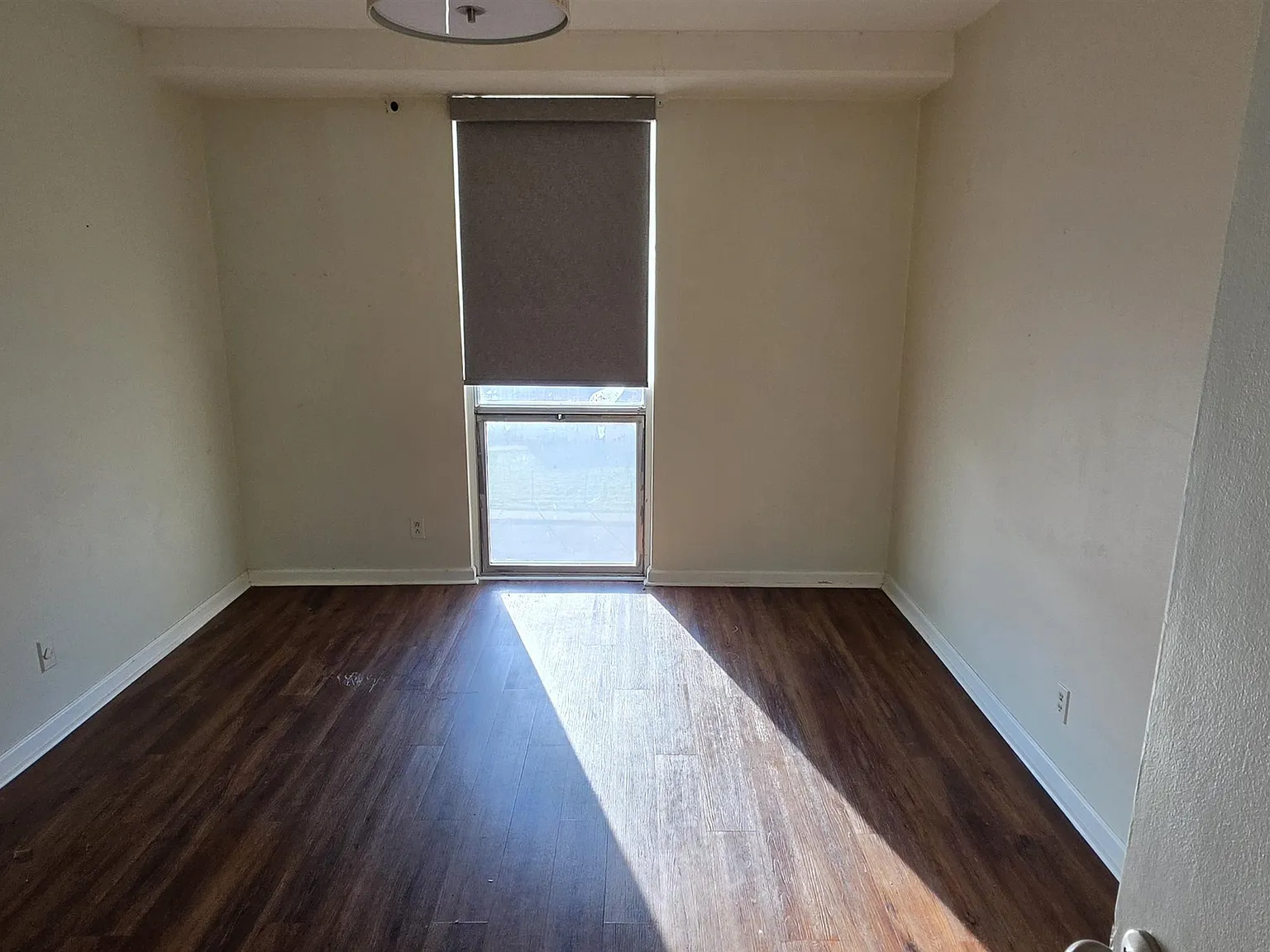 1 bed, 1.0 bath, 553 sqft, $1,100 — Photo 3