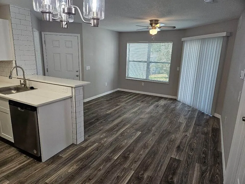 1 bed, 648 sqft, $1,300 — Photo 4