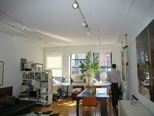 Rented by The Loft Broker | media 32