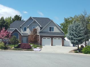 4 Brandi Ln, Wenatchee, WA 98801