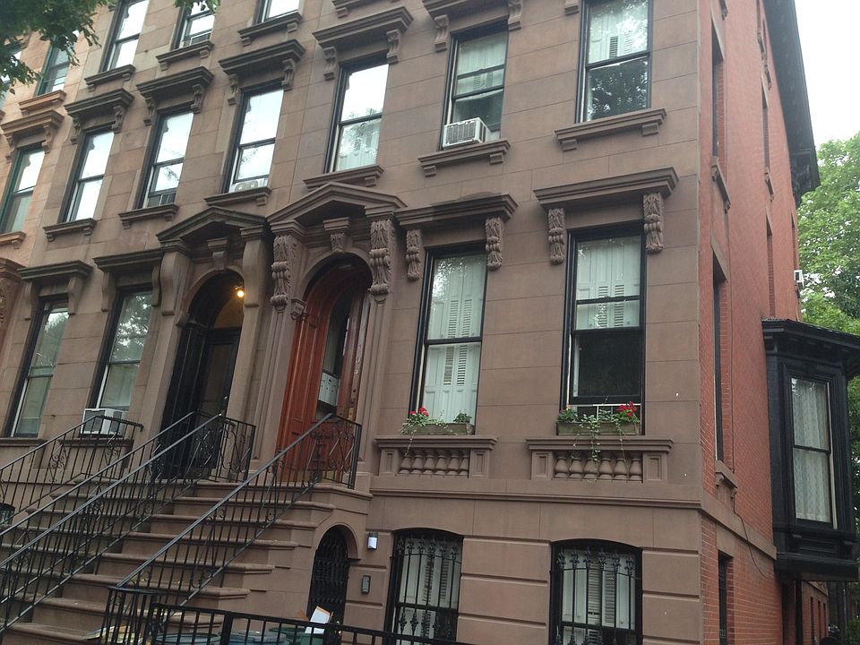 1st image of 104 Saint James Pl APT 2