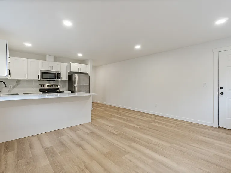 2140 SW Holden St #B3 — Photo 5