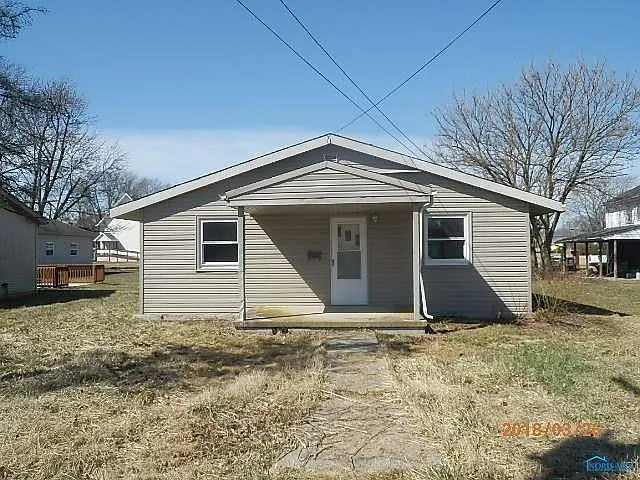 309 Gillette St photo 1