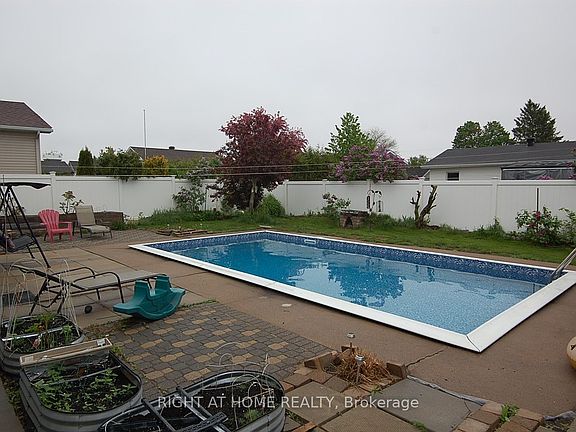 5th image of 2439 Raymond St