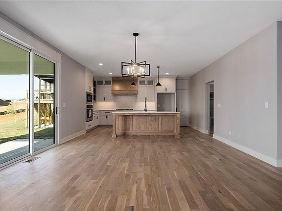 5th image of 13614 NE 114th Pl