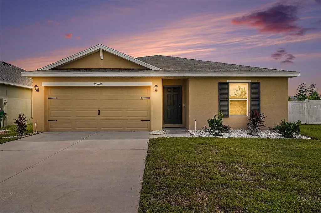 4 bed, 2.0 bath, 1485 sqft, $2,400 — Photo 1