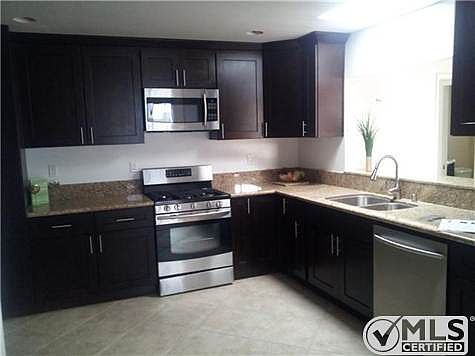 4th image of 5861 Chaumont Dr