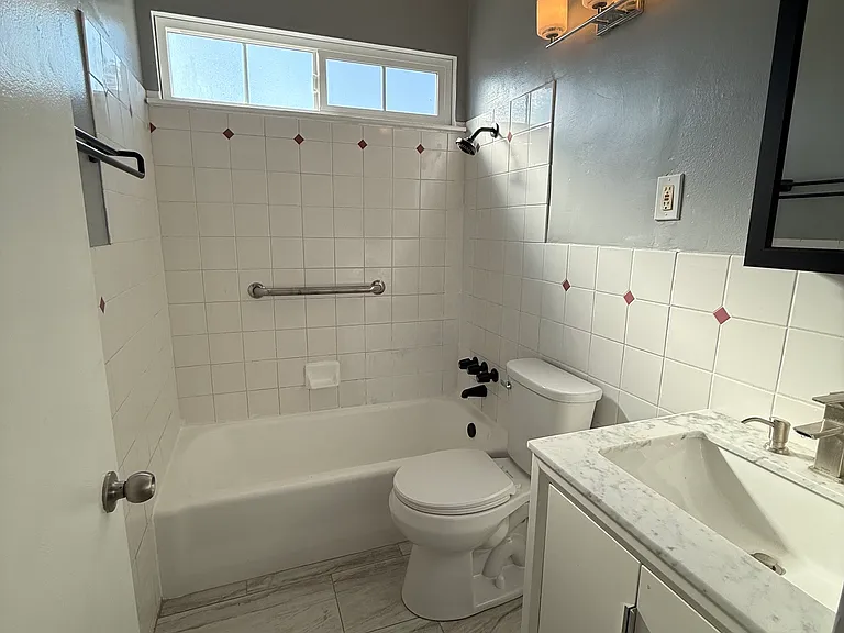 13833 Fairgrove Ave — Photo 14