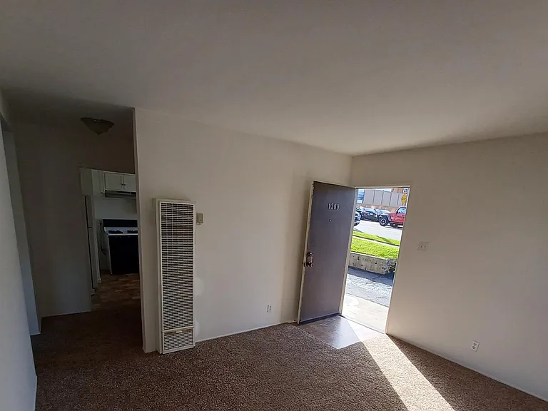 1300 Manhattan Beach Blvd #1300 — Photo 2