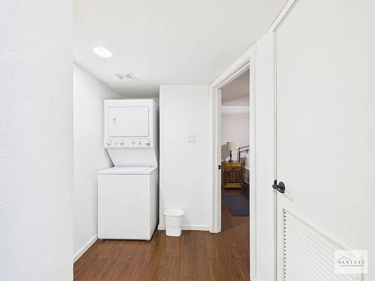 601 W San Mateo Rd #70 — Photo 22