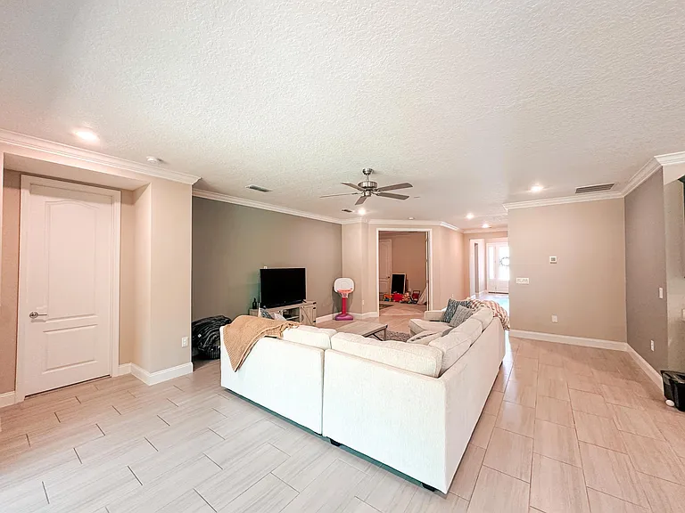 560 Glorieta Dr — Photo 7